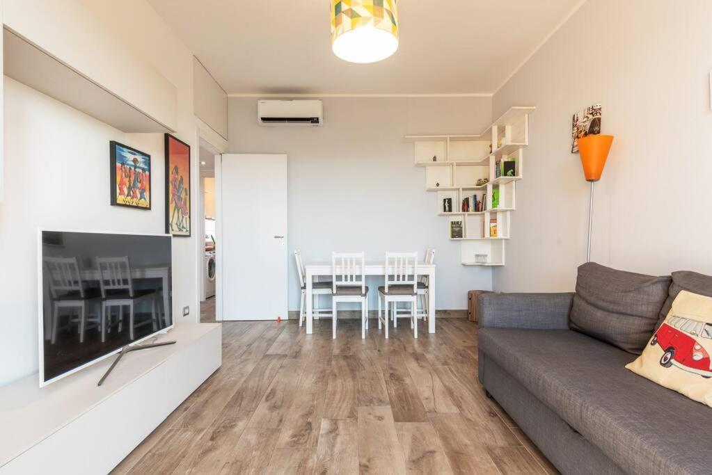 Il Bilocale In Caterina Da Forli Apartment - Milan — Photos 3